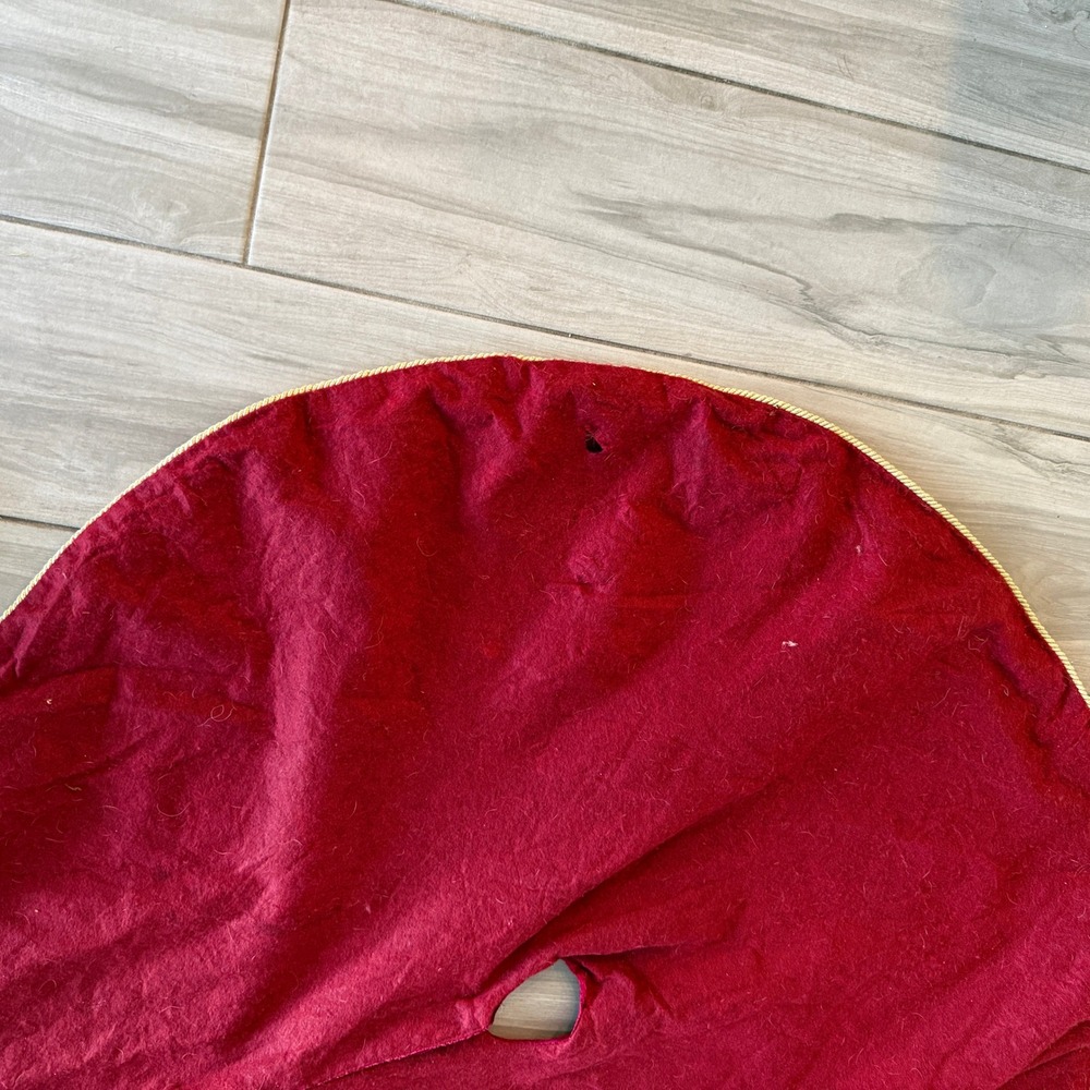Christmas Tree Skirt Vintage 36in Red Velvet Gold Embroidered Floral - Picture 12 of 12